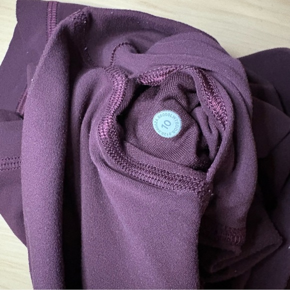 Lululemon Align 10” High Rise Bike Shorts Maroon Size 10 Nulu Buttery Soft Yoga - Picture 8 of 9